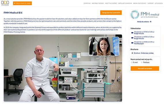 Een bedrijf presenteert die haarzelf online introduceert tijdens Congres Online